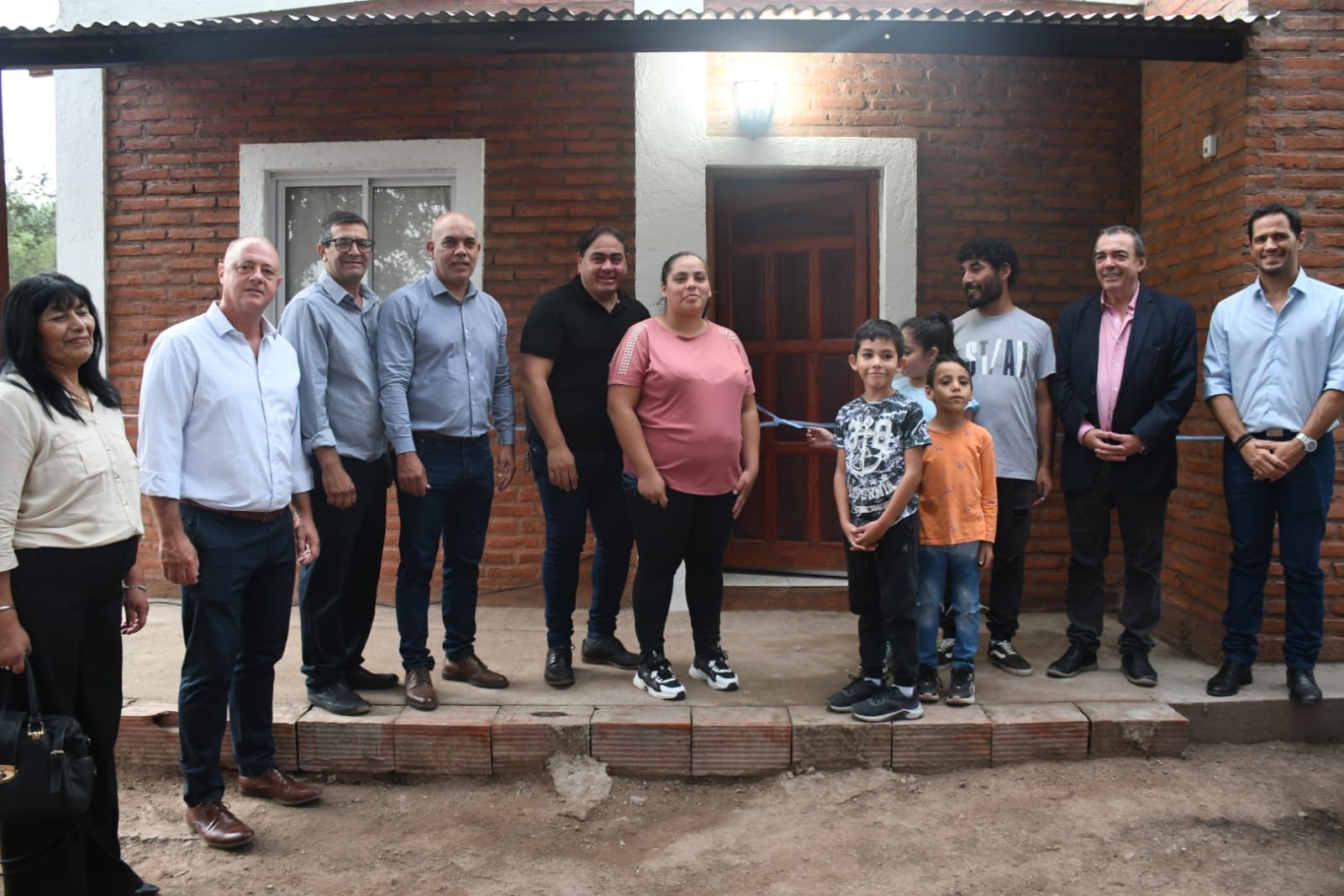 El Gobierno de la provincia entregó viviendas sociales en Villa La Punta
