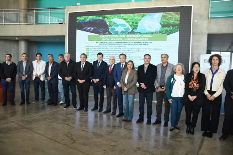 Dictan una jornada de capacitación sobre el “Manejo de  Residuos Sólidos Urbanos”