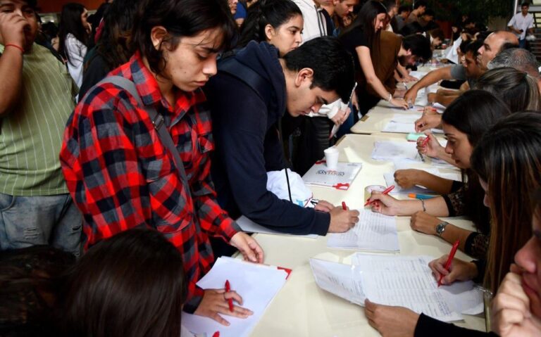 “Santiago Crece con Vos” con más de 4200 jóvenes inscriptos ya transita su primera semana