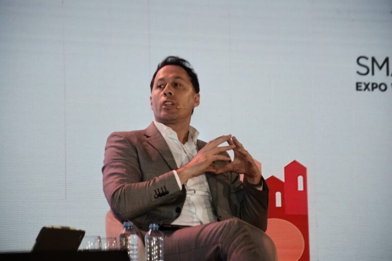 Juan Corvalán encabezó una destacada disertación sobre inteligencia artificial en la 5ta edición del Smart City   Expo