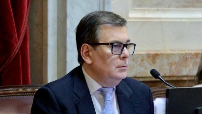 Zamora impulsa proyectos sobre salud mental, prevención y fortalecimiento institucional en Santiago del Estero
