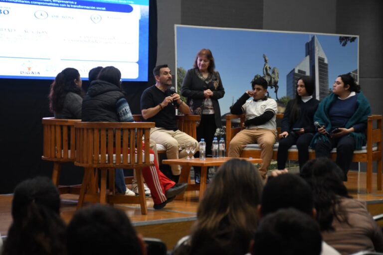 El Mes de la Prevención cerró con una conferencia internacional sobre inteligencia emocional y liderazgo