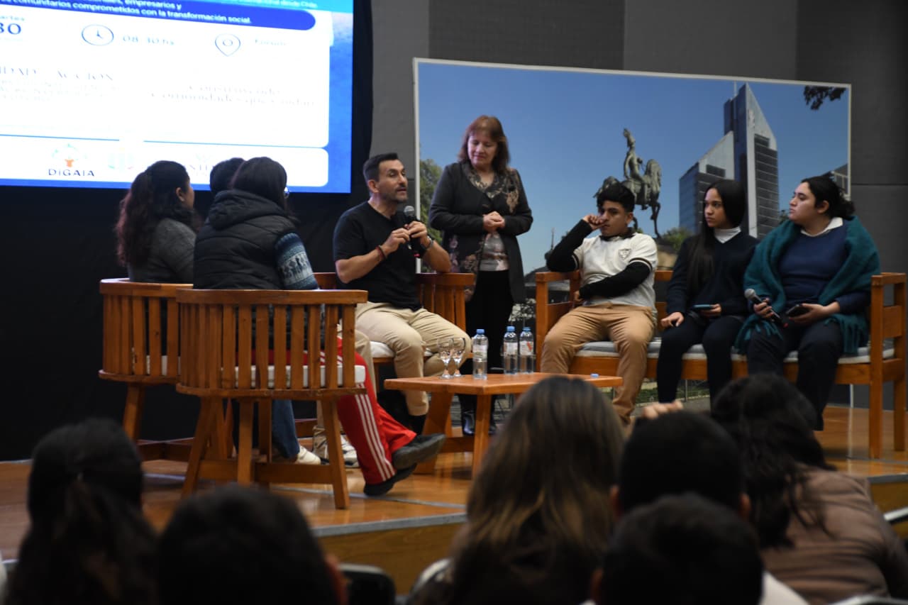 El Mes de la Prevención cerró con una conferencia internacional sobre inteligencia emocional y liderazgo