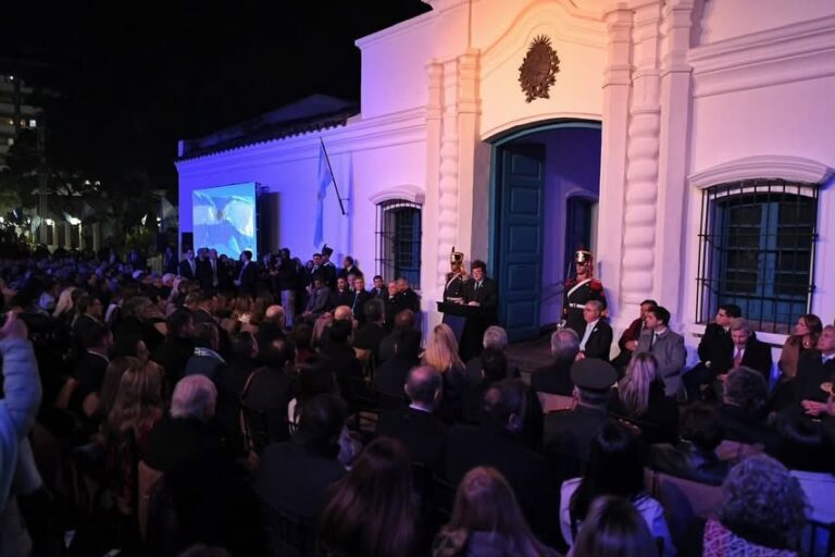 El gobernador Elías Suárez participó en Tucumán de la vigilia por el Día de la Independencia