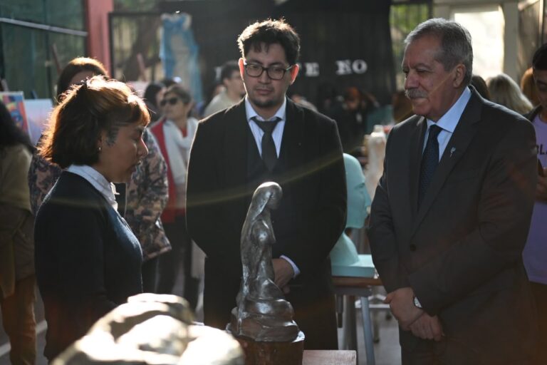 Elías Suárez participó de la apetura de la 1° Muestra Anual del Instituto Superior de Bellas Artes “Juan Yaparí”