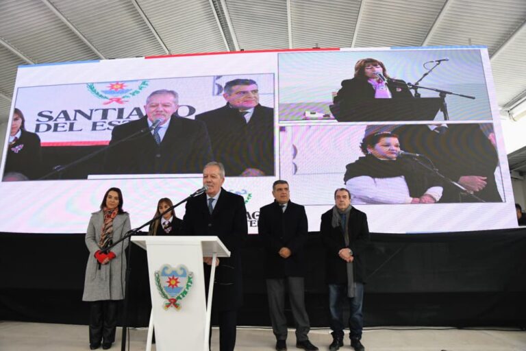El Gobernador Elías Súarez inauguró en forma simultánea importantes obras en tres instituciones educativas del departamento Banda
