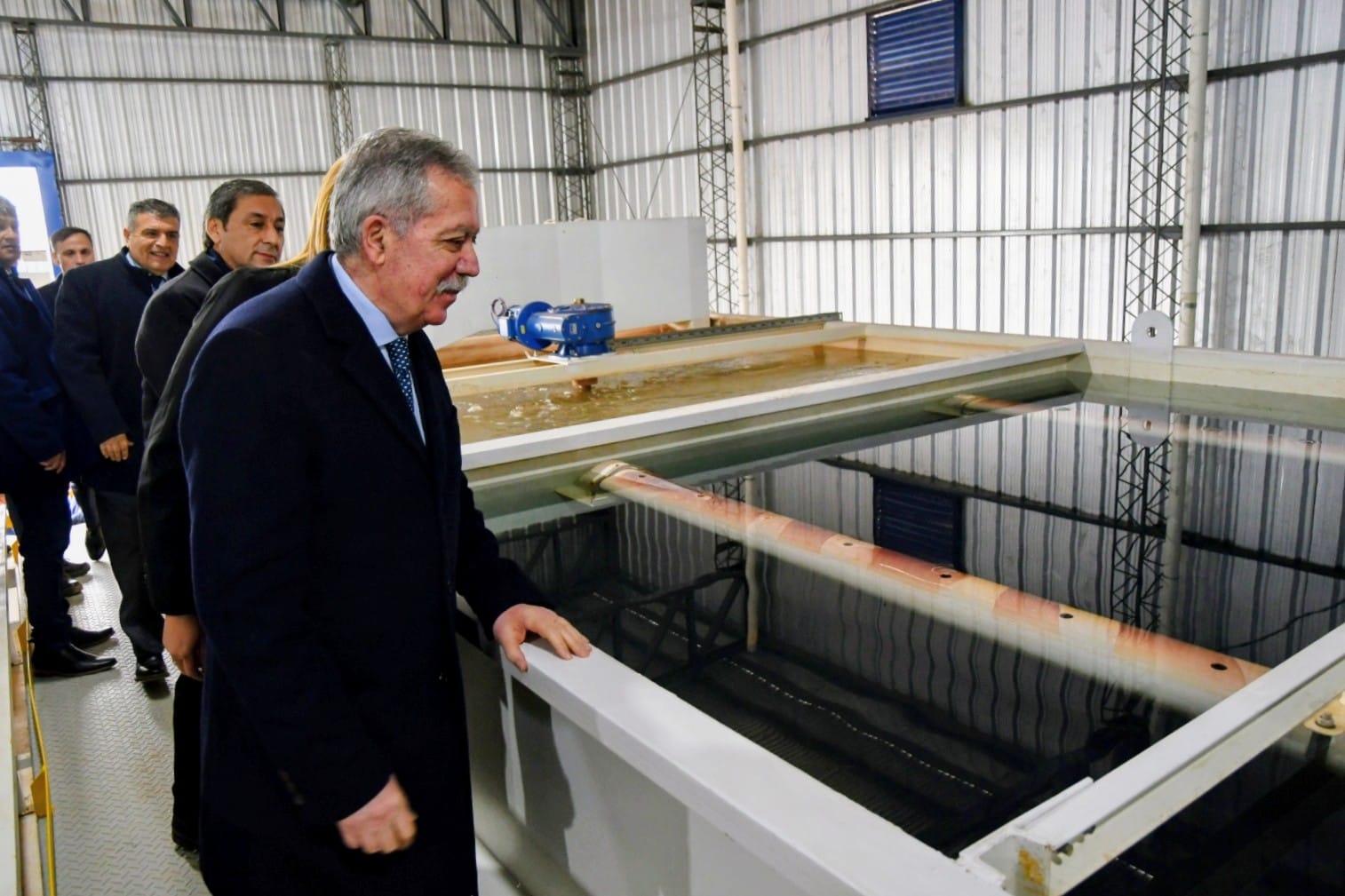 El gobernador Elías Suárez inauguró una planta potabilizadora de agua y entregó viviendas sociales en Pampa de los Guanacos