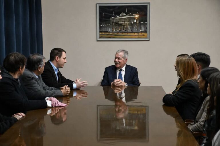 El gobernador Elías Suárez se reunió con Damián Di Pace para analizar políticas de desarrollo y generación de empleo