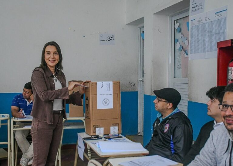Elecciones municipales 2026: La ministra de Educación emitió su voto y alentó a los jóvenes a participar