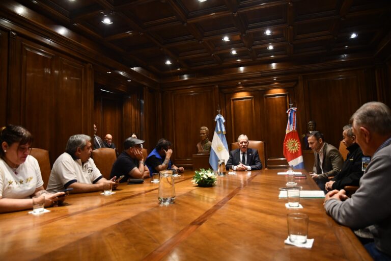 El gobernador Elías Suárez recibió a veteranos de Guerra de Malvinas de La Matanza