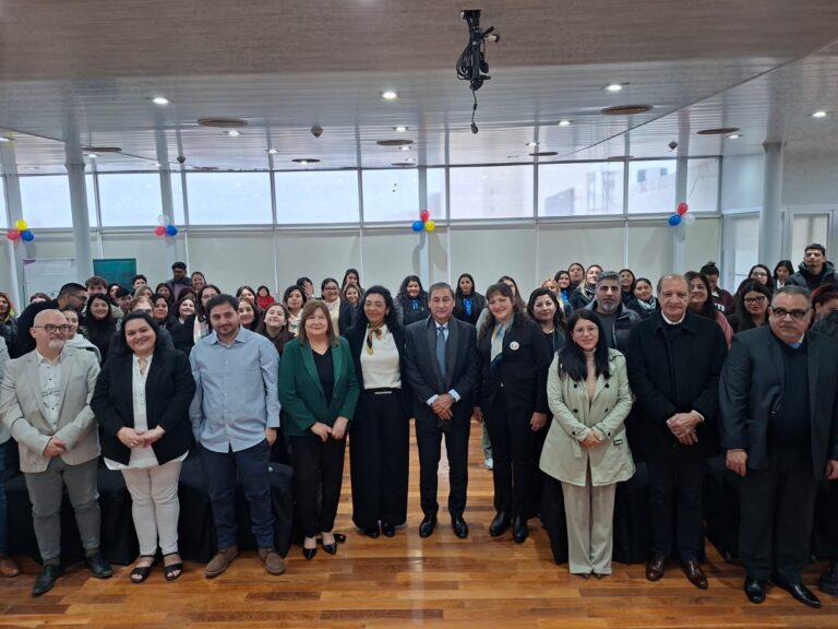 Silva Neder encabezó la apertura de  encuentros provinciales de acompañamiento terapéutico en la Legislatura