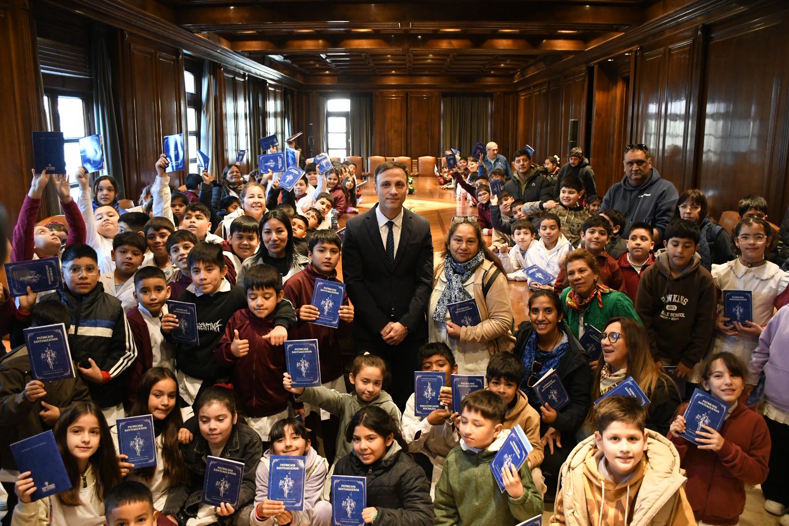 Más de 150 alumnos visitaron Casa de Gobierno