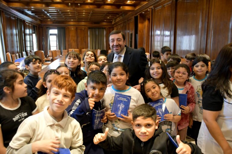 Estudiantes de cuatro establecimientos educativos conocieron  Casa de Gobierno