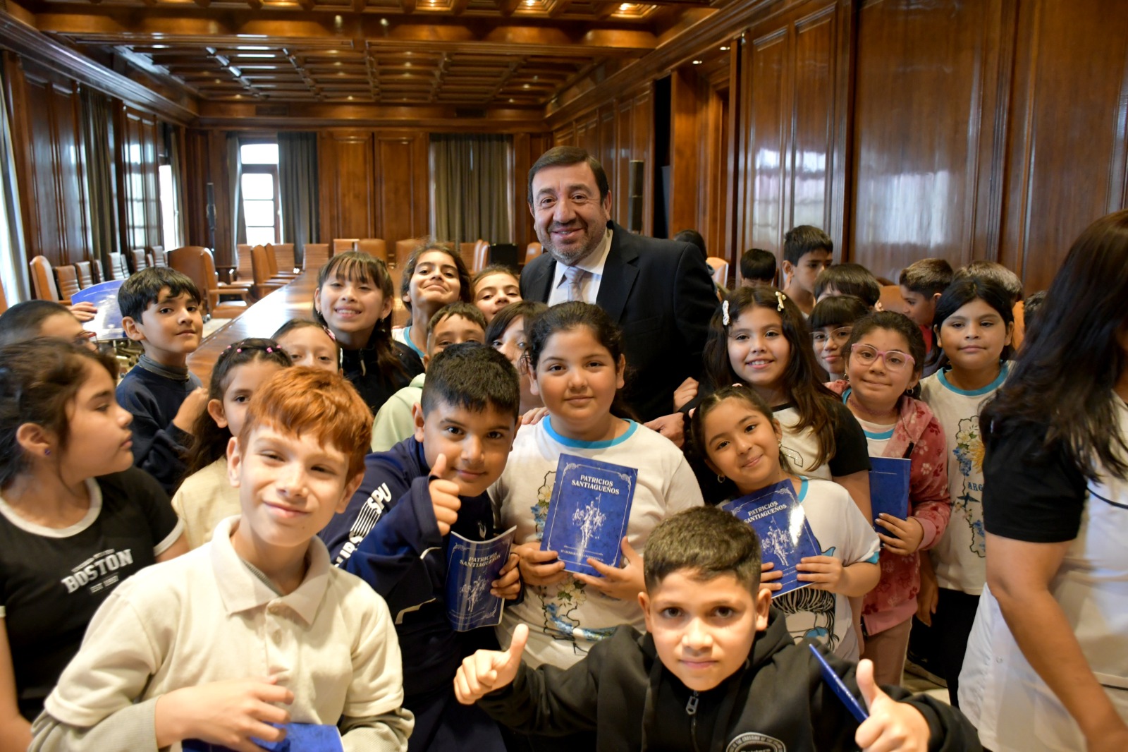 Estudiantes de cuatro establecimientos educativos conocieron  Casa de Gobierno