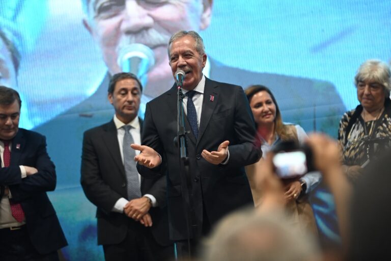 El Gobernador Elías Suárez participó de los festejos por el Día de los Jubilados