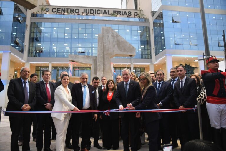 El Gobernador Elías Suárez inauguró el moderno Centro Judicial de Frías