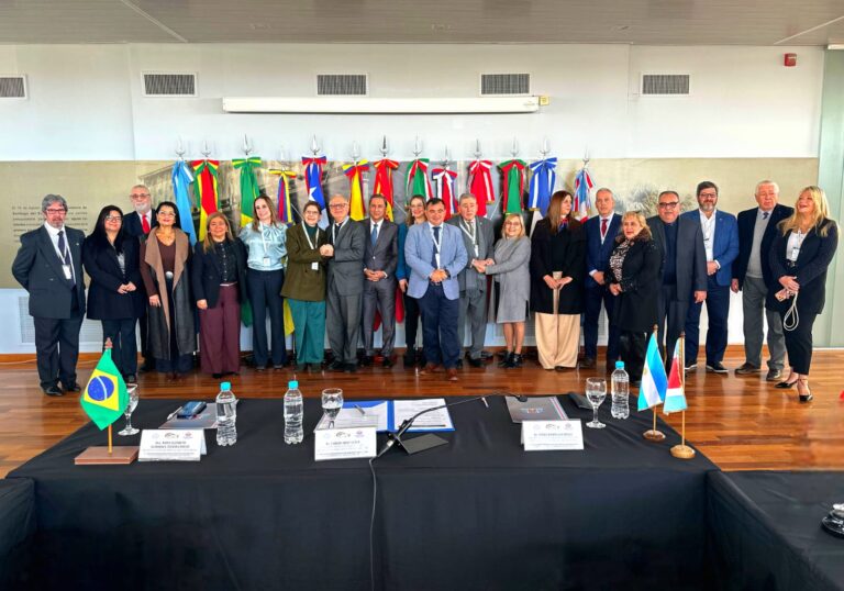 El Vicegobernador encabezó la apertura del II Encuentro Iberoamericano de Derecho Parlamentario en la Legislatura Provincial