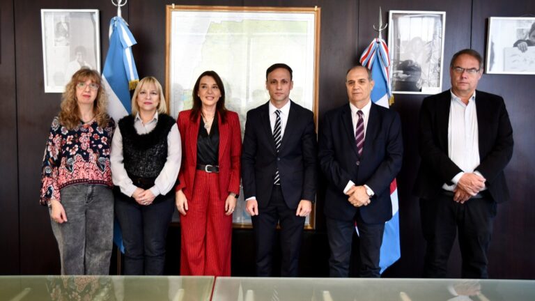 La Provincia y el Colegio de Fonoaudiólogos firmaron un convenio marco de cooperación