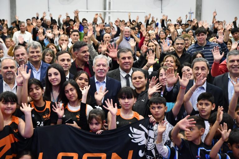 El Gobernador Elías Suárez inauguró el Polideportivo de Icaño