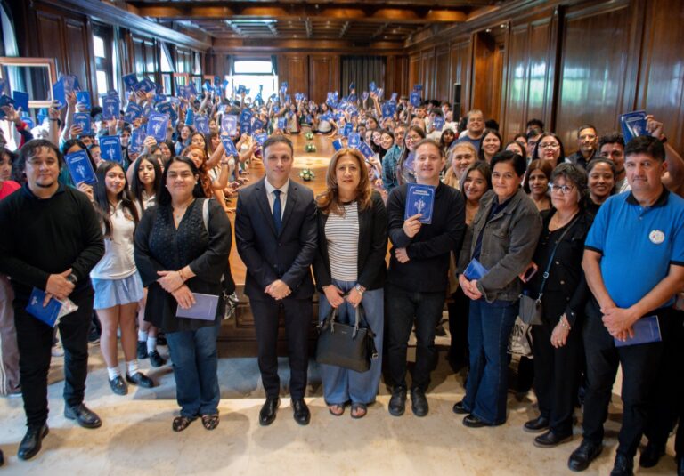 Alumnos de los departamentos Capital, Banda y Río Hondo visitaron Casa de Gobierno
